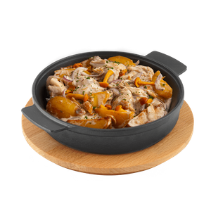 Сковородка с курицей и грибами - заказать вторые блюда Ялта